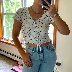 2 for 1 deal! 2 shirts, 1 price 💲